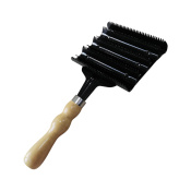 Скребница квадратная металлическая