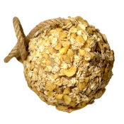 Лакомство для лошади "Шар на веревке" 1100 г. Лакомство для лошади "Шар на веревке" 1100 г.