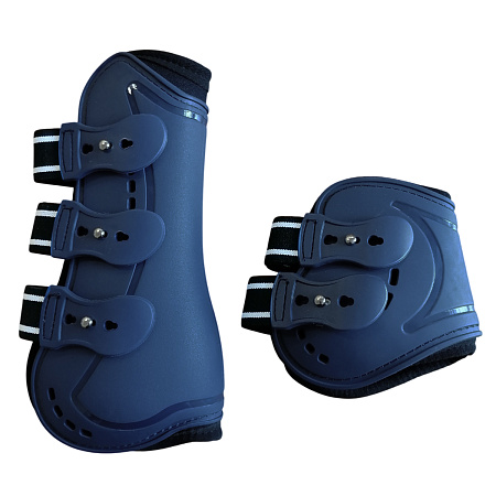 На склад поступила амуниция для лошадей